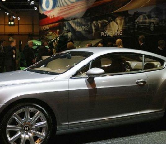 Граждане РФ массово скупают Bentley