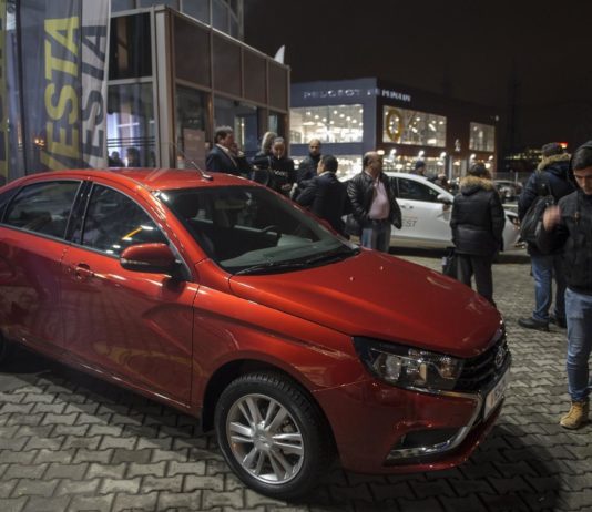 Дилерам «АвтоВАЗа» не хватает машин Лада из-за резко выросших продаж