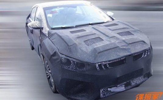 Китайские папарацци сфотографировали неизвестную новинку от бренда Geely