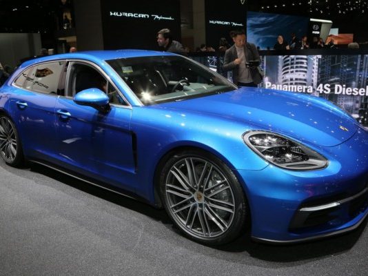 PORSCHE ПОКАЗАЛА СПОРТИВНЫЙ УНИВЕРСАЛ PANAMERA SPORT TURISMO