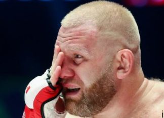 Бой Харитонова против Митриона признали несостоявшимся из-за удара в пах