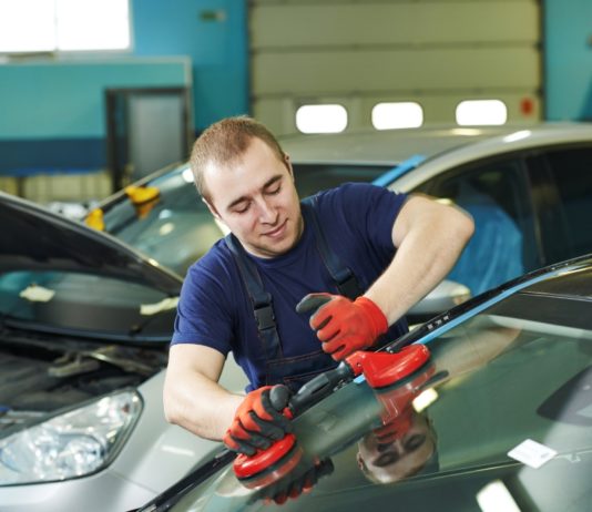 Замена автостекол: этапы монтажа