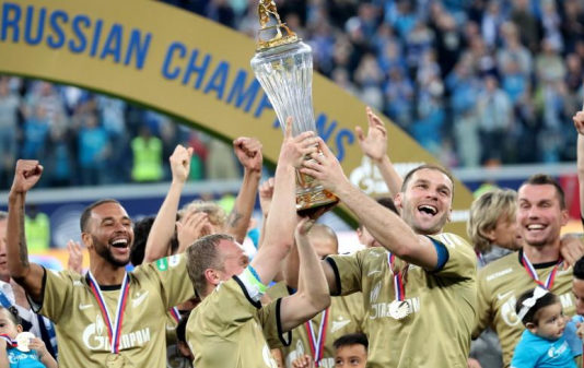«Зенит» получил на вечное хранение кубок чемпионов России