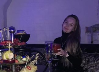 Нашла собутыльницу. У пассии сына Королевой и Тарзана могут быть проблемы со спиртным