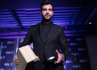 Ургант высмеял участников нового «Голоса»