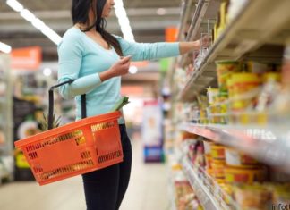 Эксперты рассказали, от покупки каких продуктов лучше отказаться, чтобы не распрощаться со здоровьем