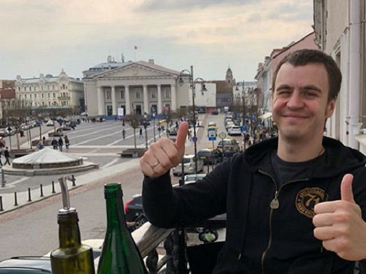 Популярный комик отказался бойкотировать Грузию вопреки запрету Кремля