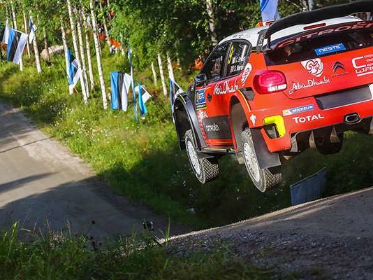 Каким навыкам обучит инструктор в школе экстремального вождения