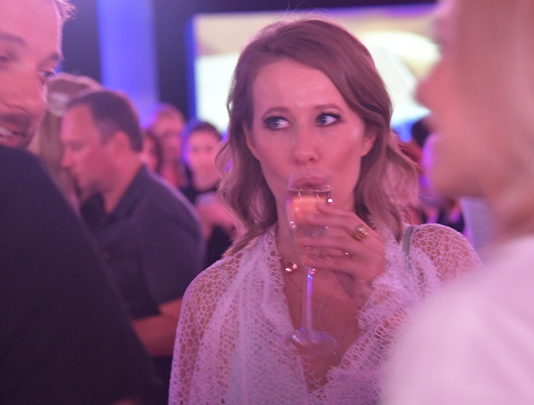 «Они кляли мою мать!» – посол США пожаловался на пожелания от сербов