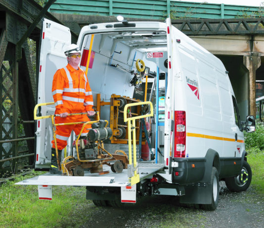 Установка гидроборта на автомобиль