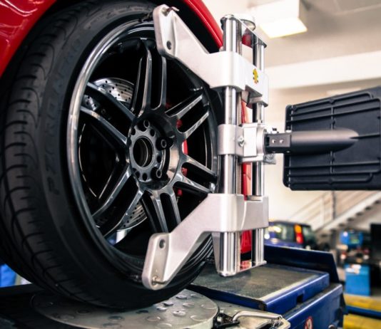 Когда необходимо делать развал-схождение?