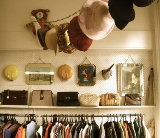 Как организовать вещи в женском гардеробе