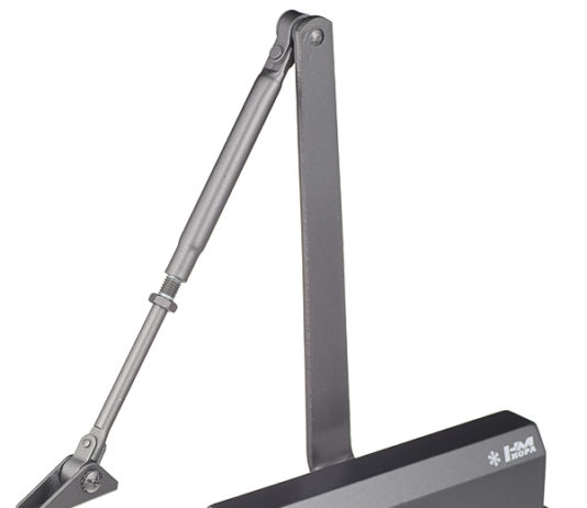 Регулировка дверных доводчиков