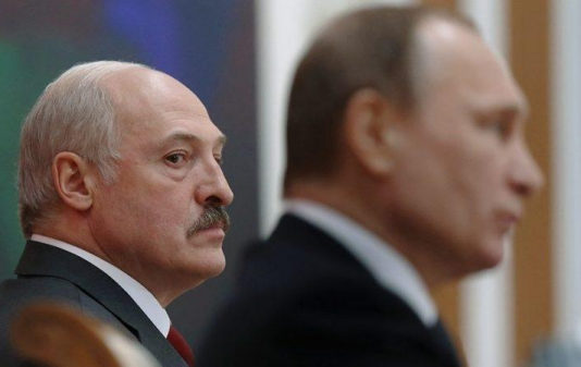 Политические эксперты рассказали, почему Россия хочет объединиться с Беларусью