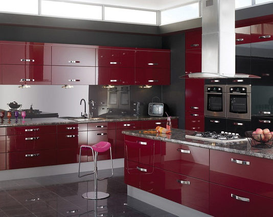 Дизайн бордовой кухни — какой стиль выбрать