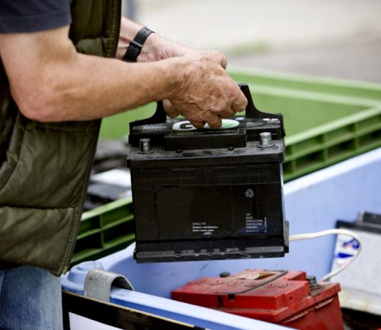 Как сдать автомобильный аккумулятор в металлолом?