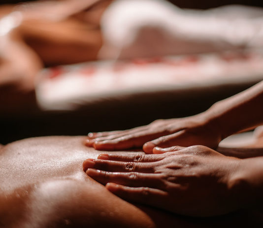 Что представляет собой эротический массаж?