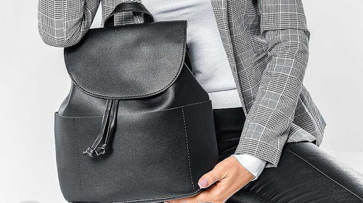 На что обратить внимание при выборе женского рюкзака из кожзама?