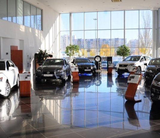 Как правильно купить автомобиль в автоцентре?