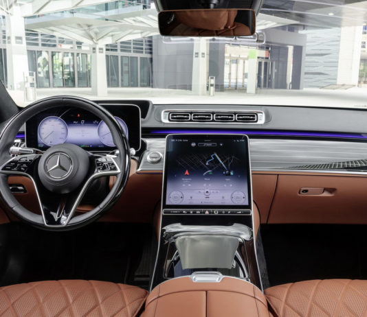 Мерседес-Бенц E-Класс купе :восхищает совершенными пропорциями и уникальными интеллектуальными технологиями