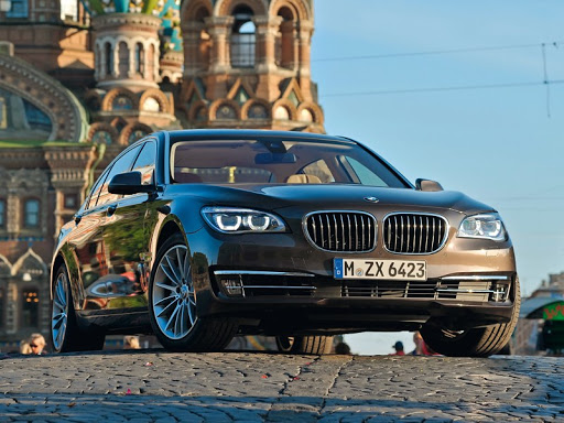 Тест-драйв BMW 7: пять метров излишеств