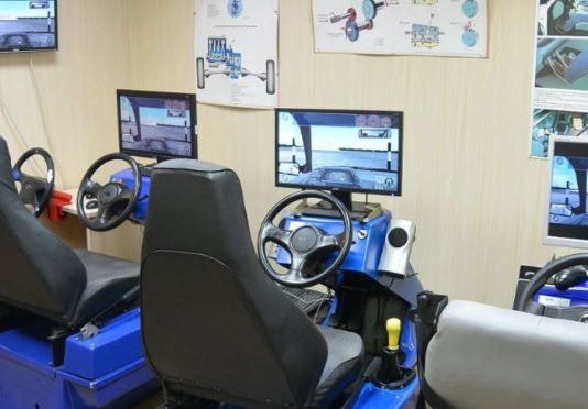 Как проходит обучение на права в автошколе?