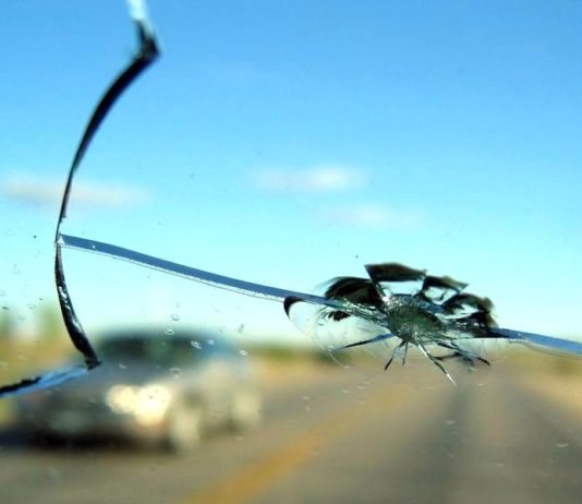 Основные виды повреждений лобового стекла