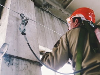 В каких случаях применяются жесткие анкерные линии?