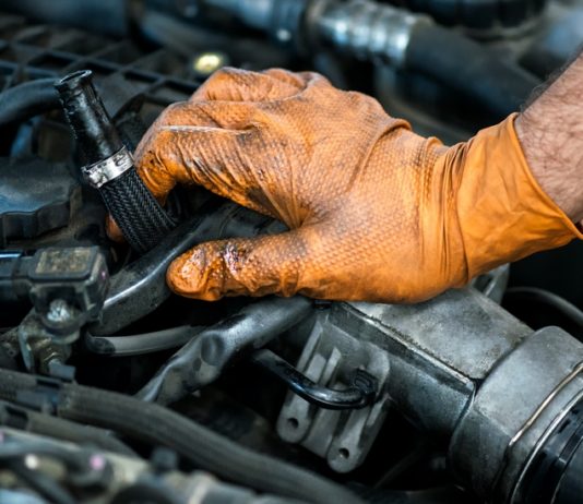 Реально ли самому заменить масло в двигателе