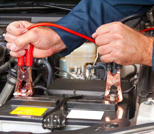 Как правильно прикурить автомобиль и не сжечь электронику?