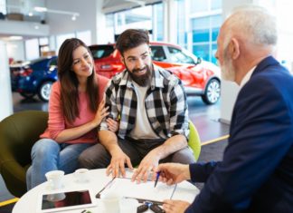Как выбрать автосалон для покупки автомобиля