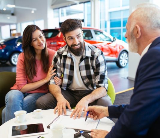 Как выбрать автосалон для покупки автомобиля