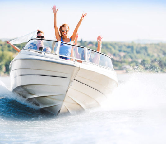 Чем хороши прогулки на катере?