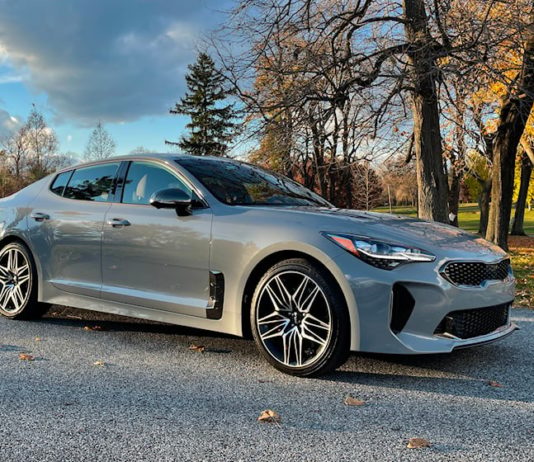 Kia Stinger 2022 — обзор авто