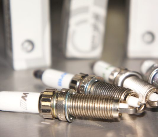 Как часто нужно менять свечи зажигания у автомобиля на TOYOTA