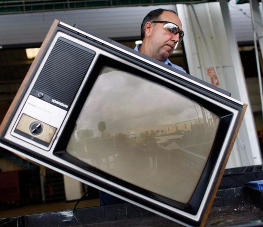 Сдать в ломбард телевизор: особенности