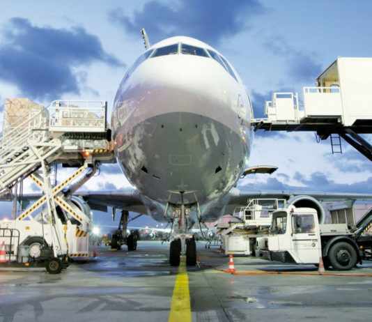 Преимущества доставки грузов авиатранспортом