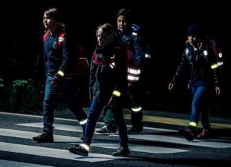 Светоотражатели для пешеходов: особенности и основные характеристики