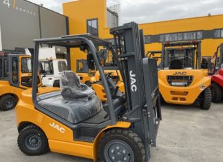 Какие существуют типы вилочных погрузчиков?