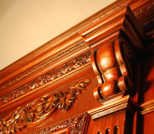 Мебель из дерева: достоинства, особенности