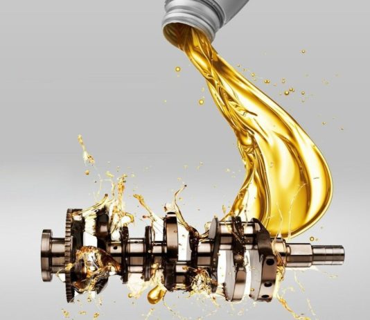 Моторное масло: каким оно бывает и как его выбирать?