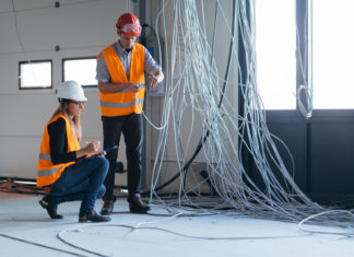 Что входит в электромонтажные работы: этапы и виды