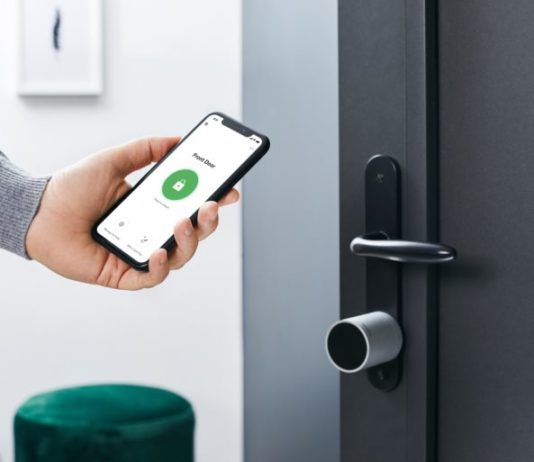 Как работает умный дверной замок и сколько он стоит