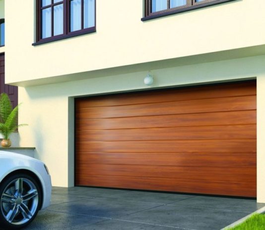 Секционные ворота АЛЮТЕХ для гаража — отличия, тонкости производства