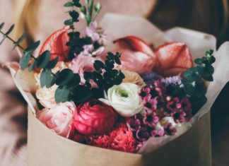 Доставка цветов в СПБ: особенности и преимущества услуги