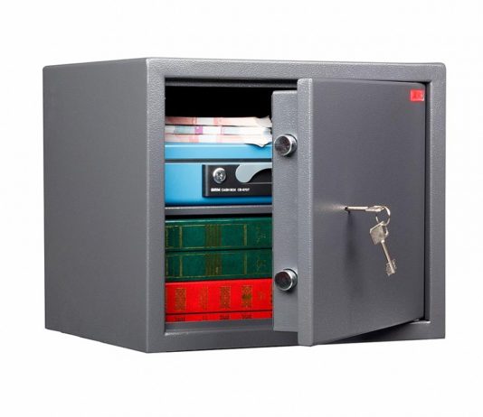 Преимущества металлической мебели