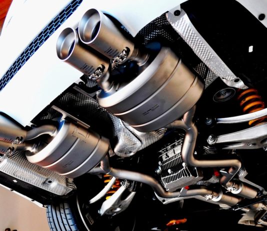 Как заделать дыру в глушителе без сварки?