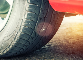 Прокололи шину: что с этим делать?