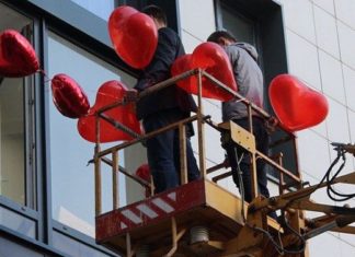 Удивительное рядом или необычное применение автовышек