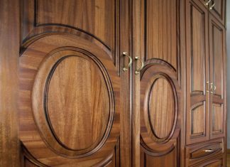 Межкомнатные двери из массива дуба: преимущества